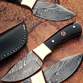 Custom Made Damascus Skinner Knife with Full Tang Buffalo Horn Handle